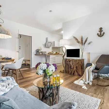 Treibholz Koje * Ольпениц